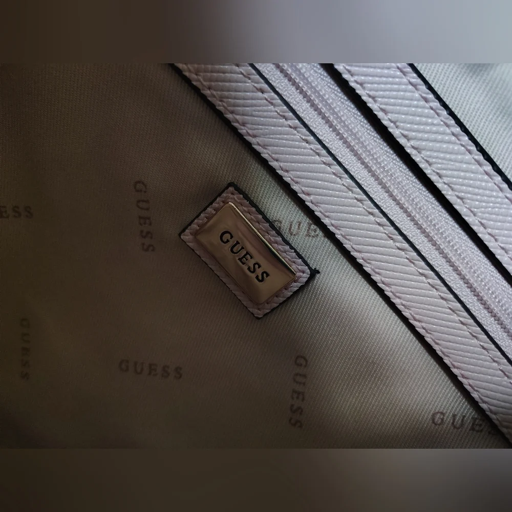 Guess Light Pink Shoulder Bag - New Without Tags - Picture 8 of 8